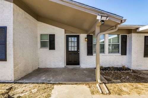 1102 16th Ave, Mineral Wells, TX 76067-6624