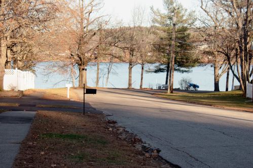 20 Lewis St, Laconia, NH 03246-2626