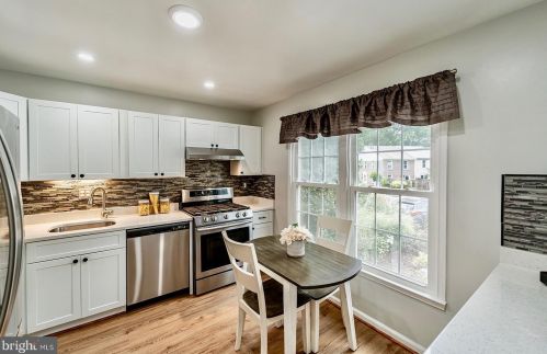2410 Alsop Ct, Herndon, VA 20191-3045
