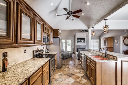 2433 Coachlight Ln, Conroe TX  exterior