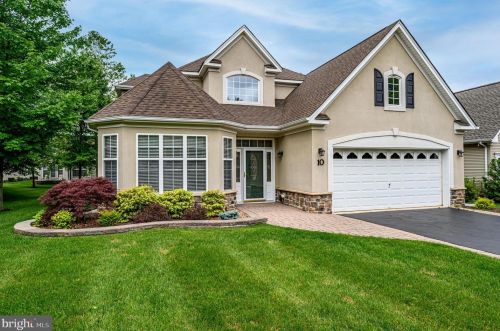 10 Monaco Dr, Trenton NJ  08691-3749 exterior