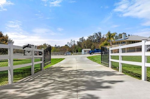 13944 Oakwood Glen Pl, Valley Center, CA 92082-5814