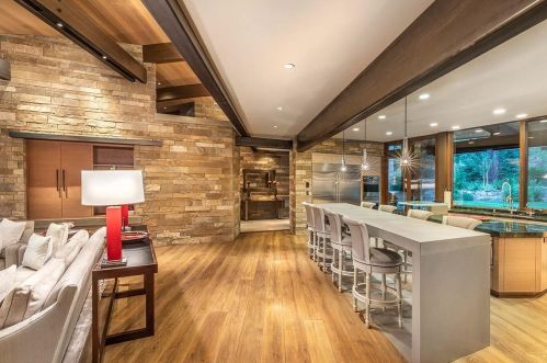 8209 Valhalla Dr, Truckee CA  96161-3300 exterior