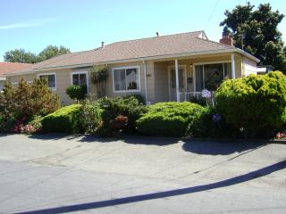 21363 Birch St, Hayward, CA 94541-2129