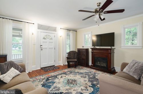 109 Center St, Tavistock NJ  08033-1803 exterior