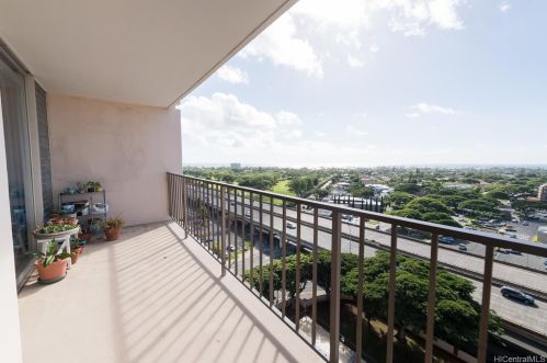 4300 Waialae Ave, Honolulu HI  96816-5735 exterior