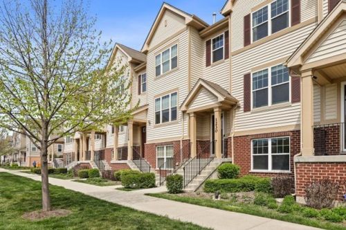1230 Harding Ave, Des Plaines, IL 60016-4300