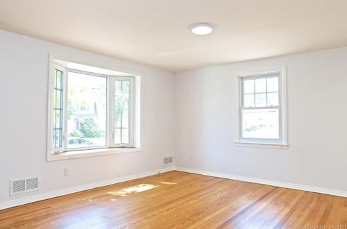 54 Silvermine Ave, Norwalk CT  06850-2008 exterior