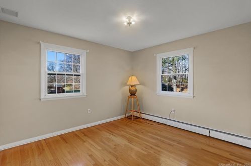 54 Saginaw St, Wapping CT  06074-2122 exterior