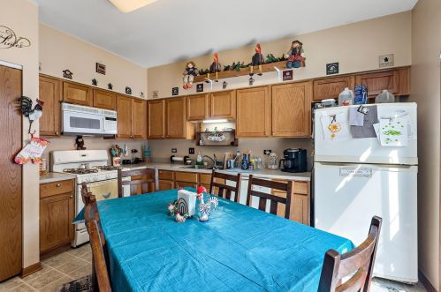 1691 Cameron Dr, Pingree Grove IL  60140-9074 exterior