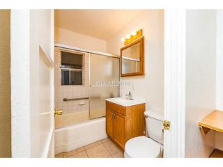 206 Atlantic Ave, Henderson NV  89015-7103 exterior