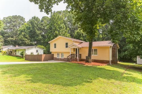 4102 Wrexham Dr, Lithonia, GA 30039-6448