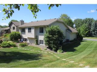 4830 Sky View Ct, Saint Paul, MN 55122-2676
