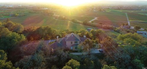 8294 Chalk Hill Rd, Healdsburg, CA 95448-9572