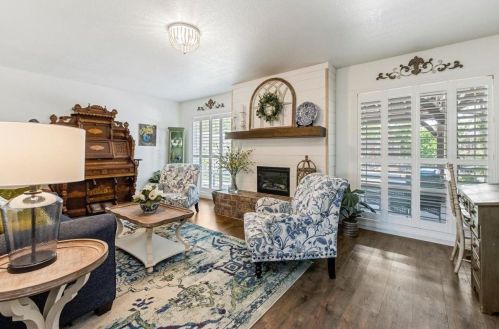 8712 Lodestone Cir, Elk Grove CA  95624-2520 exterior