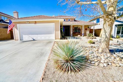 43221 32nd St, Lancaster, CA 93535-4926
