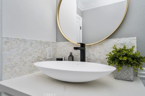 2405 Avalon Ave, Santa Ana CA 92705-7903 exterior