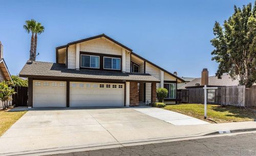 674 Sunningdale Dr, Oceanside, CA 92057-5013