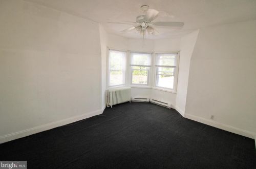 704 Chelten Ave, Philadelphia PA  19126-3712 exterior