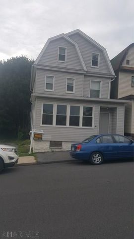 104 4th St, Altoona, PA 16602-3845