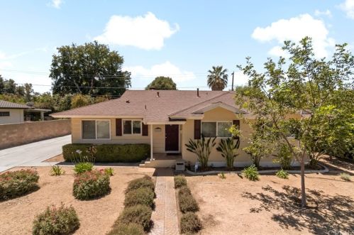 2832 David St, Riverside CA  92506-4131 exterior