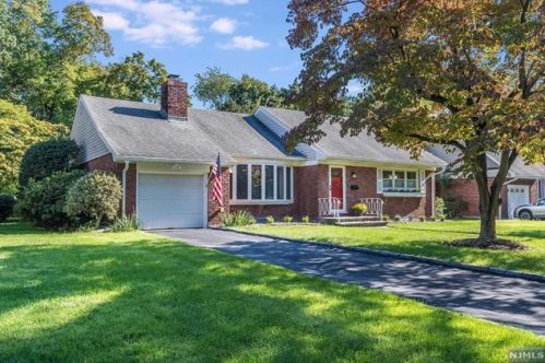 161 Main St, Ridgewood, NJ 07452-2613
