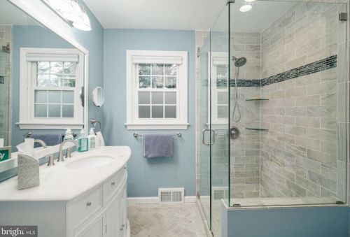 348 Kings Hwy, Tavistock NJ 08033-1205 exterior