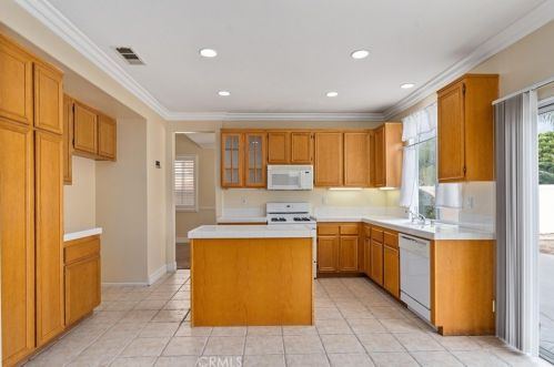 8482 Alexandria St, Riverside CA  92508-8109 exterior