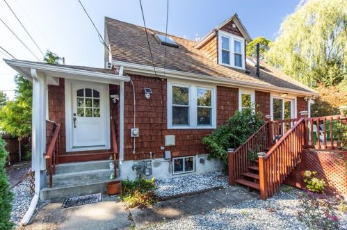 185 Ottawa Ave, Warwick, RI 02889-9416