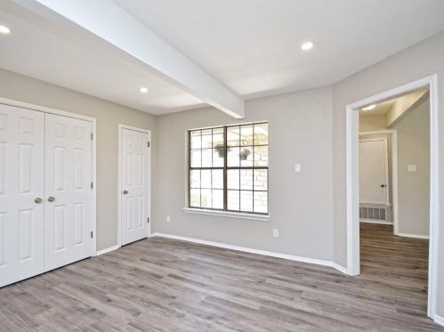 8302 Farmington Ct, Austin TX  78736-1744 exterior