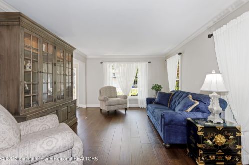 3 Princeton Ct, Tinton Falls NJ 07702-4055 exterior