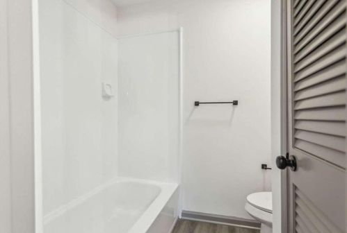 74 Montre Sq, Atlanta GA  30327-4044 exterior