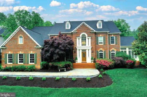 1075 Cedar Chase Ct, Herndon, VA 20170-2477