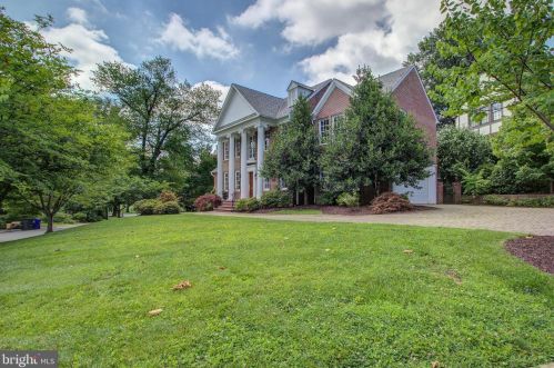 4702 32nd St, Arlington, VA 22207-4202