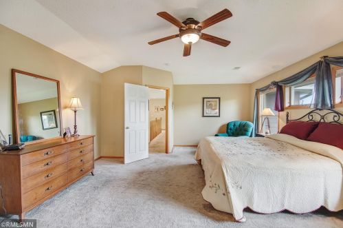 10098 Bridgewater Pkwy, Saint Paul MN  55129-8576 exterior