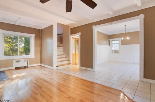 31 Overlook Ave, Town Center, NJ 07052-4313