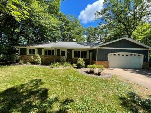 27021 Flintwood Cir, Columbus, MN 55092