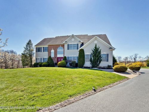 4 Arlenes Way, Upper Freehold Township, NJ 08514-1900