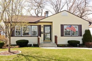310 Schubert St, Palatine, IL 60067-5320