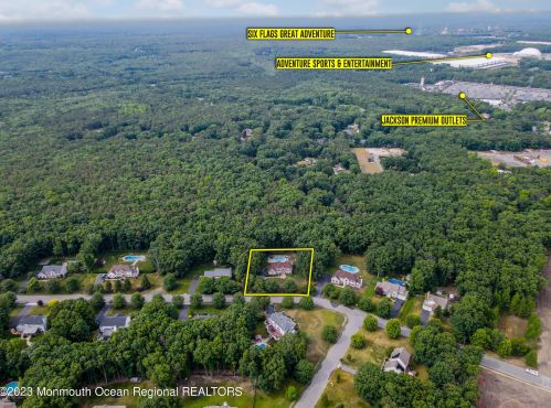 855 Woodbury Dr, Jackson Twp, NJ 08527-5300
