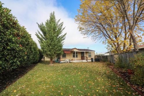1570 Peach St, Medford OR  97501-7017 exterior