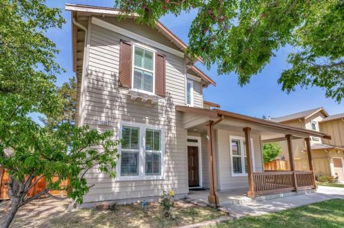 1305 Montauban St, Tracy, CA 95304-5905