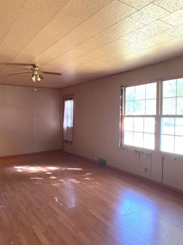 621 Pontiac St, Joliet, IL 60432-2259