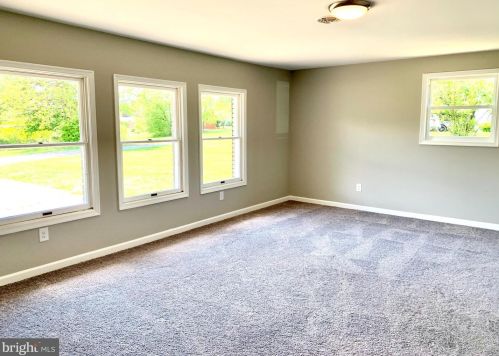 65 Hampton Grove Dr, Berkeley Springs WV  25411-5182 exterior