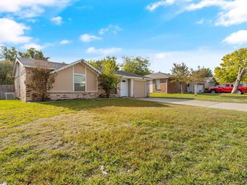 600 Sherman Dr, Midlothian TX  76063-2176 exterior