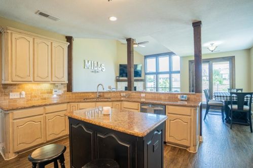 12232 Fairway Meadows Dr, Fort Worth TX  76179-6643 exterior