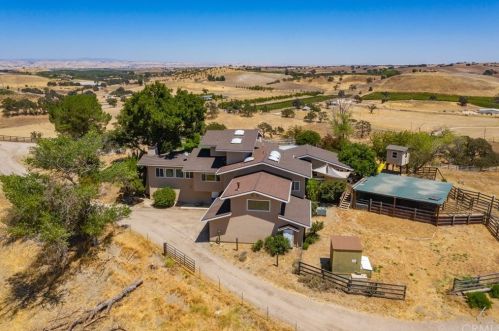 1125 Penman Springs Rd, Lake Nacimiento, CA 93446-9343