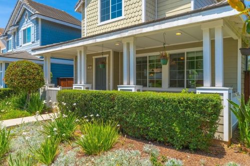 205 Vineyard Ct, San Marcos, CA 92069-4800