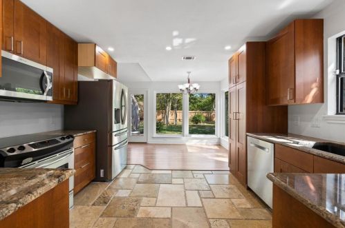 11905 Brookwood Rd, Austin TX  78750-2744 exterior