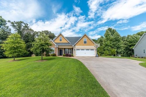 171 Sterling Hills Dr, Clarkesville, GA 30523-6817